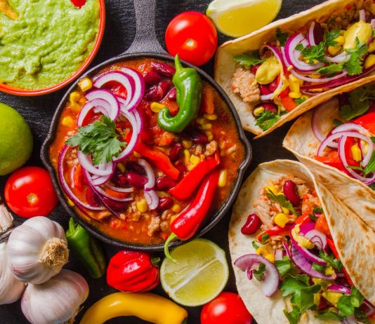 Espaço 365 promove noite mexicana