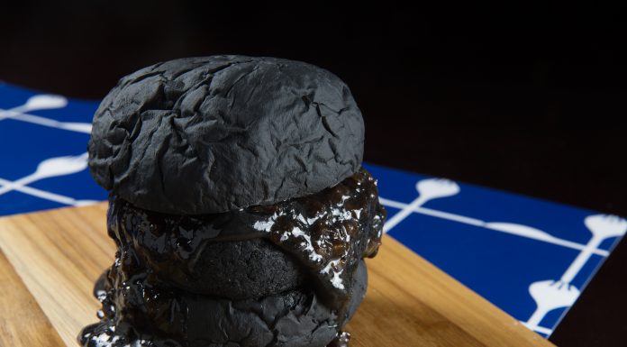 Dólar Furado Burger invade Complexo Gastronômico da chef Lídia Nasser