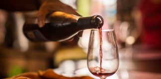 Nola Gastrobar lança open bar às quartas e brunch mensal