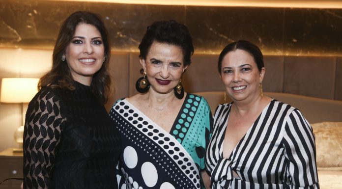 Kely Carvalho encanta em Mostra Mainline 2018