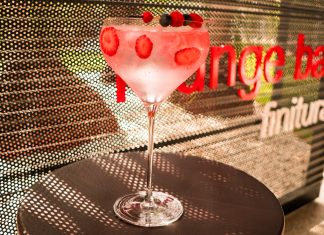 Finitura leva conceito de lounge bar dedicado ao gin para CASACOR Brasília