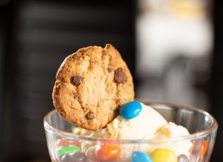 Barbacoa colore o Dia das Crianças com sobremesa especial