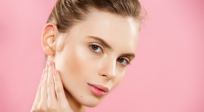 Dermatologista dá dicas para evitar o envelhecimento precoce da pele