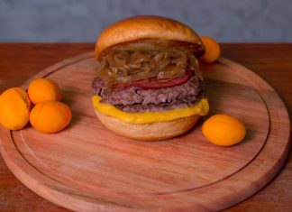 Geléia Burger lança hambúrguer com pequi