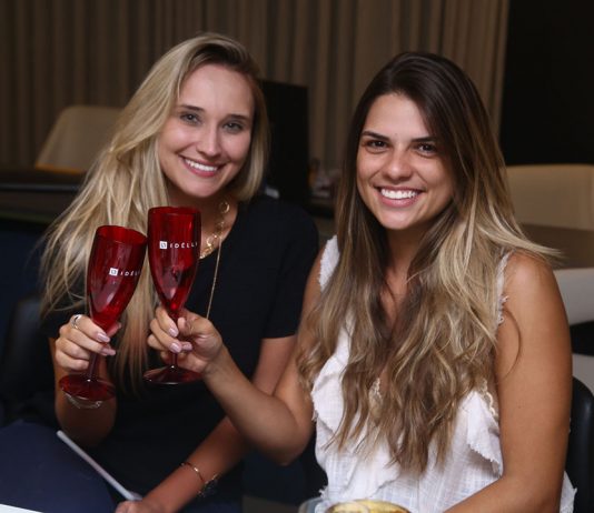 Idélli Brasília recebe arquitetos e designers para noite de harmonização de vinhos