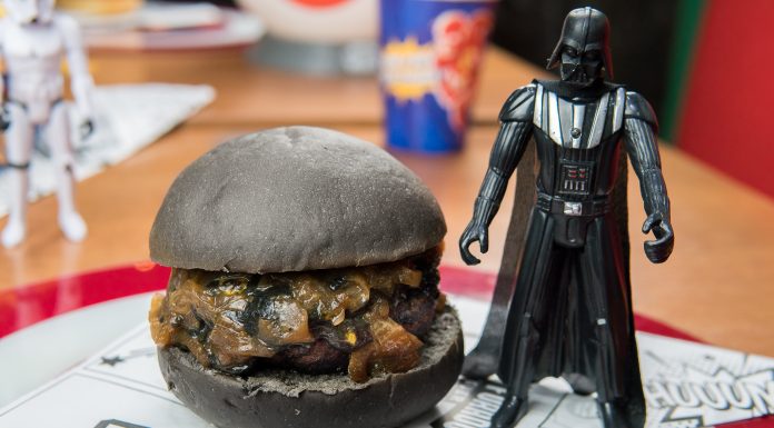 Dólar Furado Burger realiza 1º Baconmix Geek Day