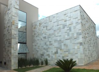 Alerta de tendência: área externa e o charme das pedras naturais