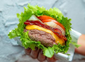 Sai o pão, entra o alface: sandubas menos calóricos