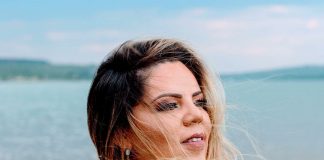 Cris Costa faz apresentação única no Clube do Choro