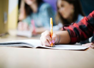 Universidades divulgam oportunidades de estudos nos EUA