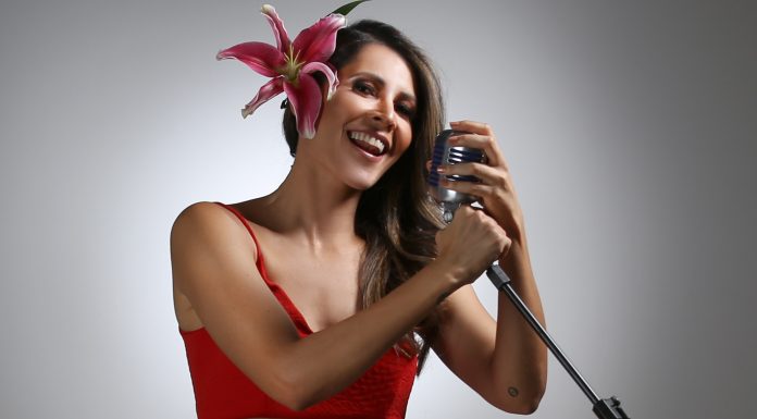 Izabella Rocha dedica show a profissionais de saúde