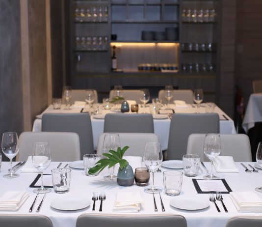 Restaurante Così Brasília utiliza tecido anti-coronavírus para toalhas de mesa