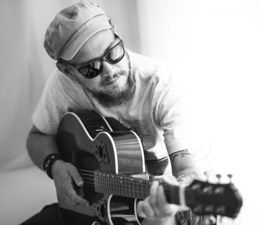 Bruno Z lança o single ‘1960’ no Bar do Kareka