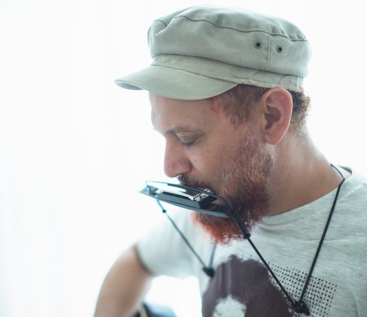 Bruno Z lança música sobre “parceria e amizade cósmica”