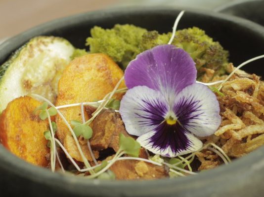 Horta Cozinha Criativa reinaugura na 202 Sul