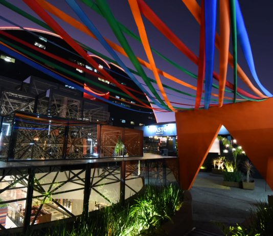 Brasília Shopping promove comemoração junina em seu rooftop no Dia dos Namorados