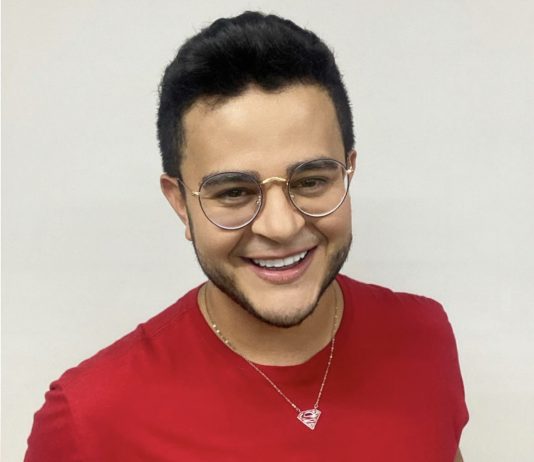 Eldo Gomes palestra no Brasília E-Games Experience sobre influencers gamers