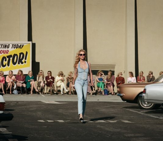 MaXXXine: Universal Pictures divulga estreia no Brasil