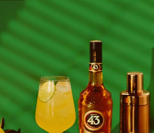 Licor 43 promove ação de double drink com limão em bares e restaurantes