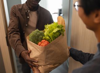 Cresce demanda por delivery de supermercado