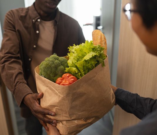 Cresce demanda por delivery de supermercado