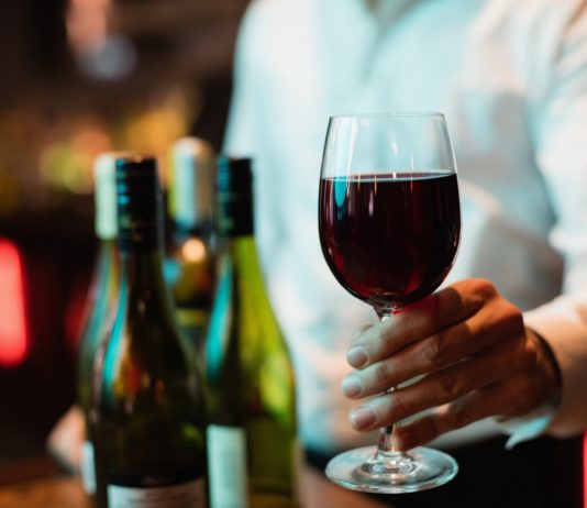 Ultrabox realiza festival de vinhos com degustação e ofertas especiais