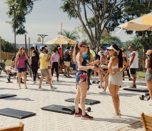 Samba reggae e sunset movimentam o sábado no Cais do Lago