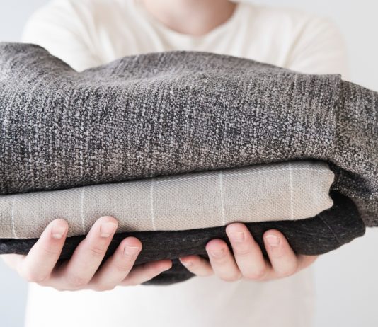 Campanha une beleza e solidariedade para aquecer o inverno de famílias