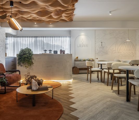 Arquitetura, design e chocolate se encontram em experiência sensorial na CASACOR Brasília