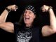 Primeiro vocalista do AC/DC se apresenta em Brasília